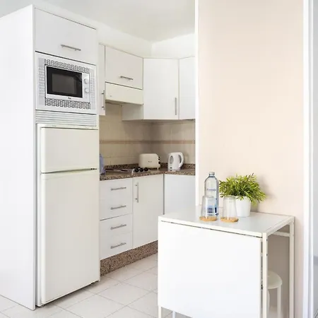 מלון דירות Comodoro- Ravel לוס כריסטיאנוס