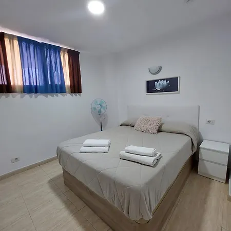 Comodoro- Ravel * Los Cristianos (Tenerife)
