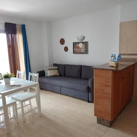 Comodoro- Ravel * Los Cristianos (Tenerife)