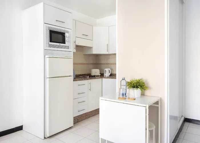 Apartahotel Comodoro- Ravel Los Cristianos (Tenerife)