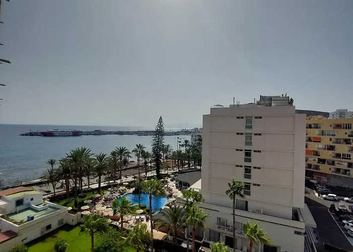 Apartahotel Comodoro- Ravel Los Cristianos (Tenerife)